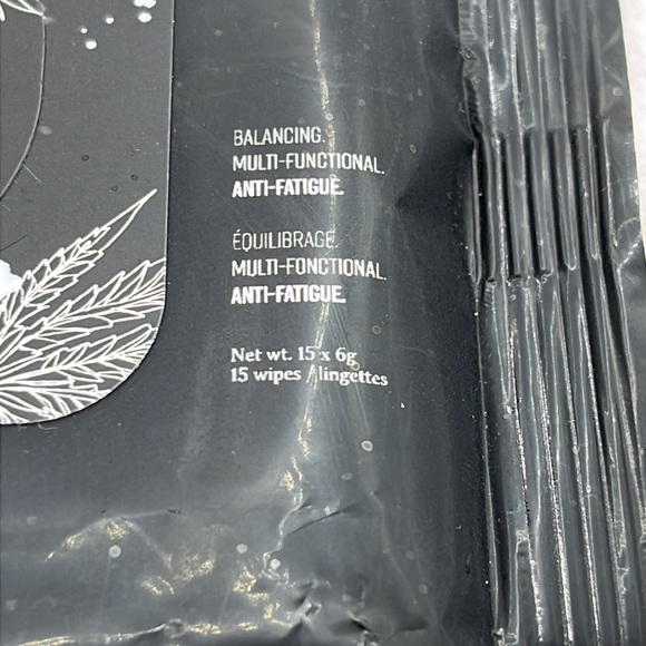 3/$12 Evio Skin X Aurora Refreshing Cleaning Wipes/Makeup Removing Wipes - 15 pk - Picture 3 of 3